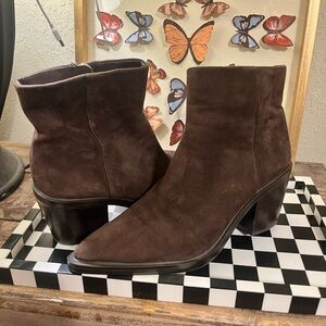 Vince Camuto Brown booties 9